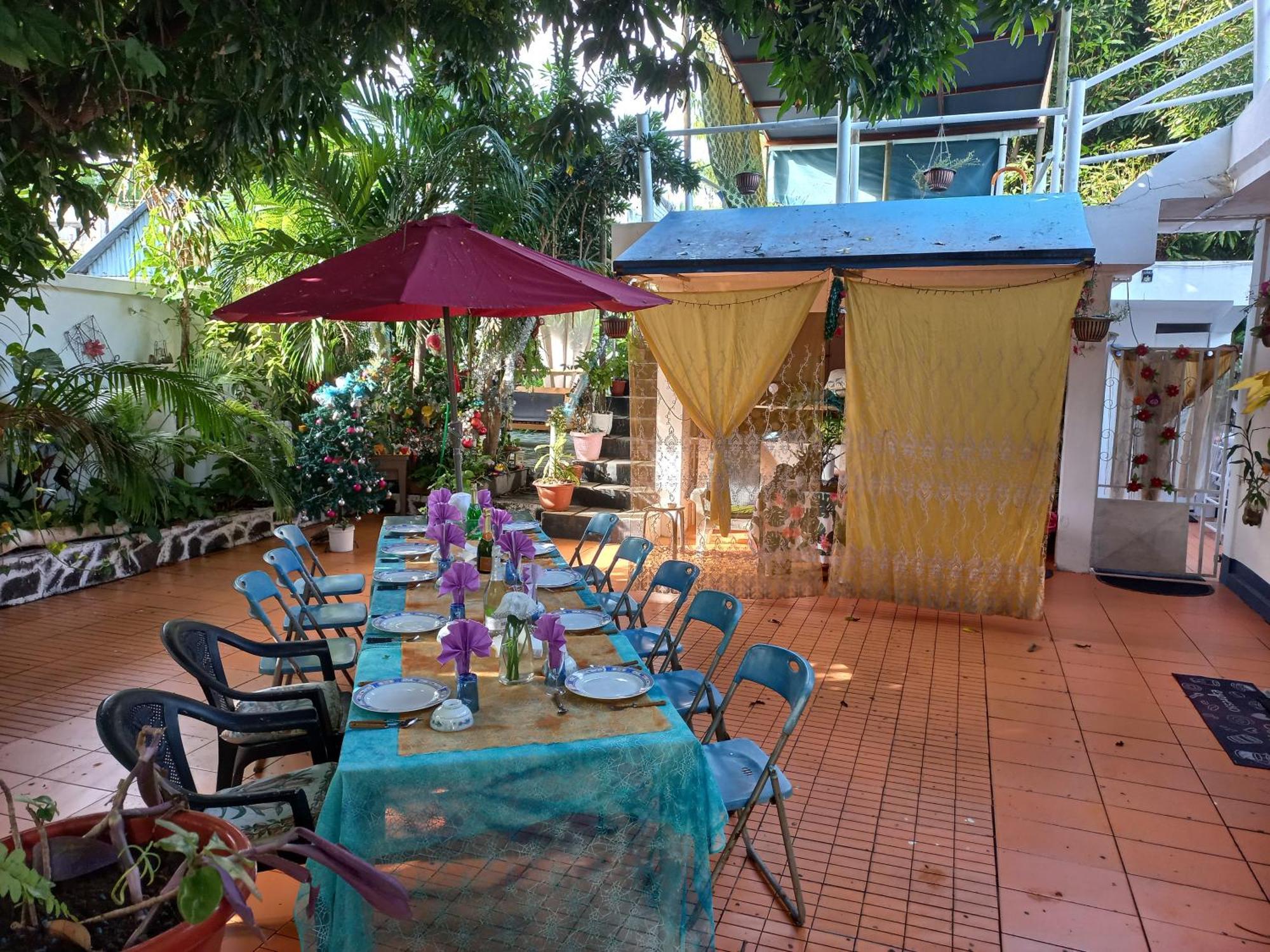 Open Air Cafe & * Port Louis