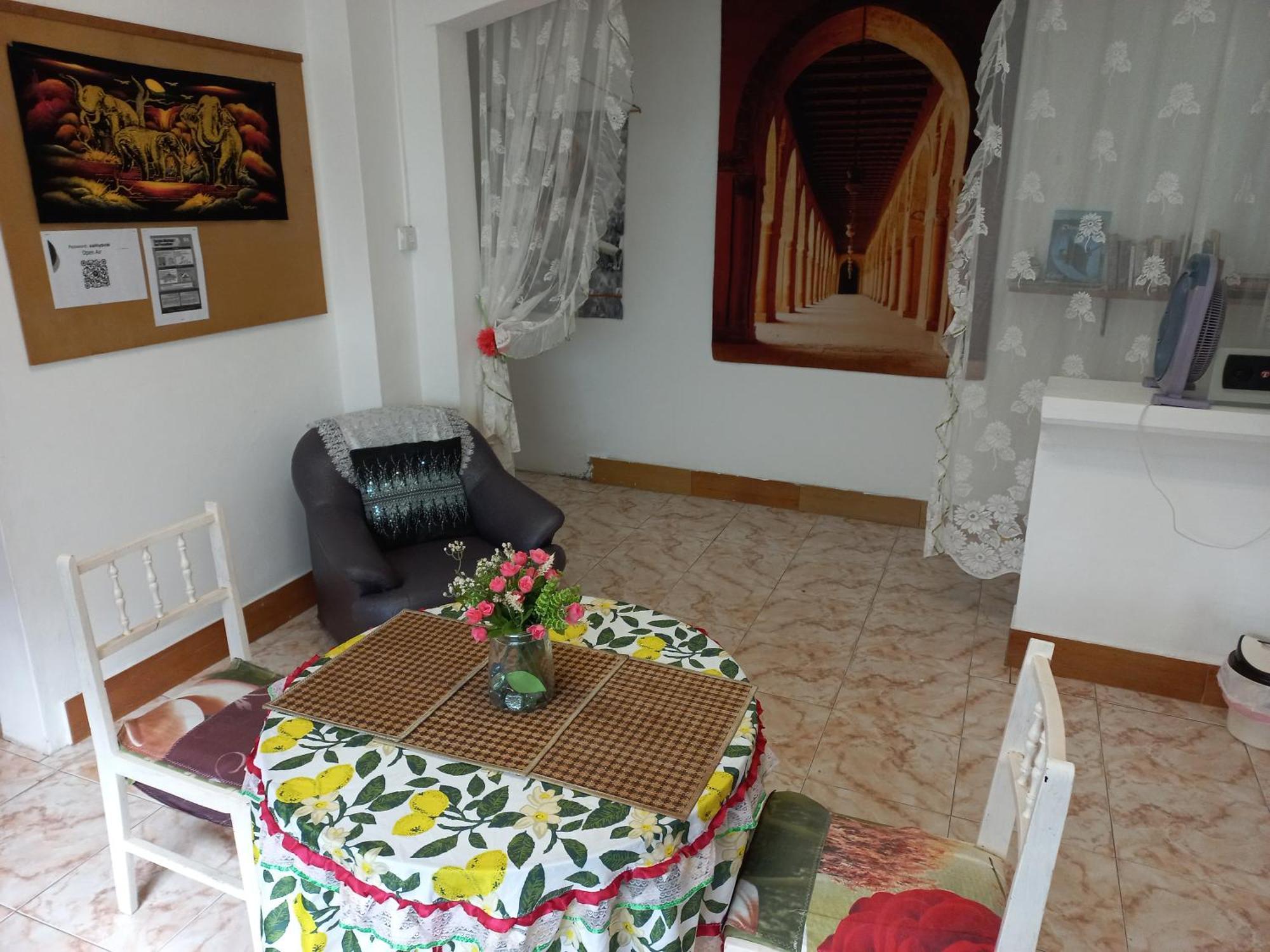 Open Air Cafe & Apartment Port Louis