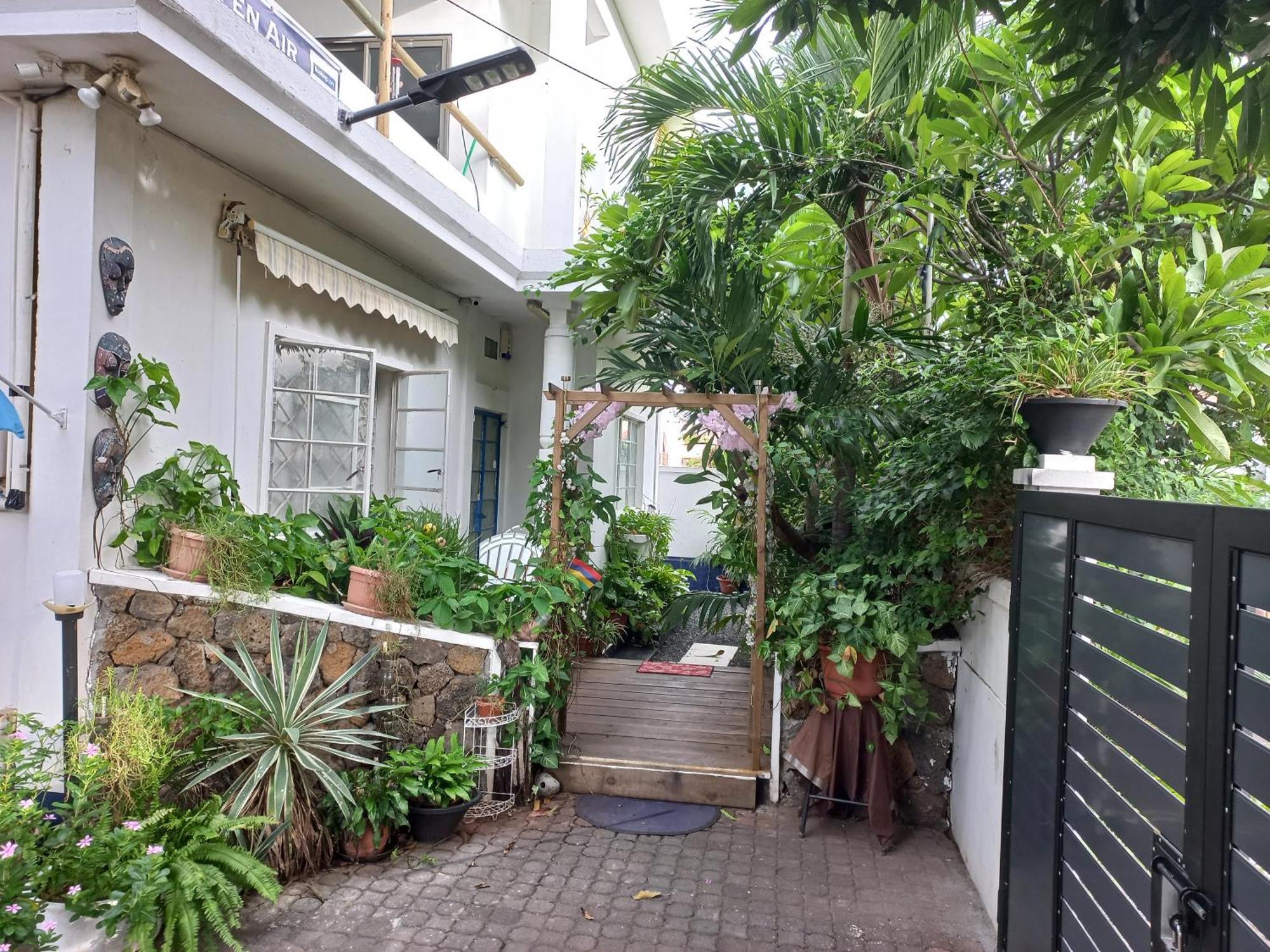 Apartment Open Air Cafe & *
